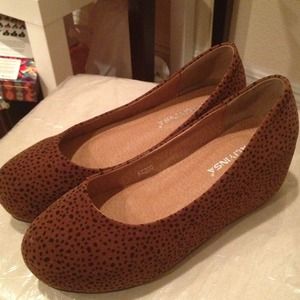 Brand new leopard flatform shoes