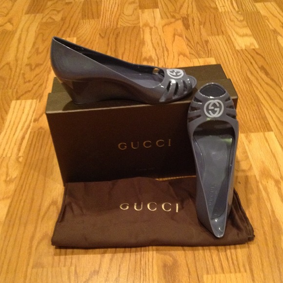 Gucci Shoes - 💝Reserved💝Authentic✨Gucci✨wedge rubber sandal