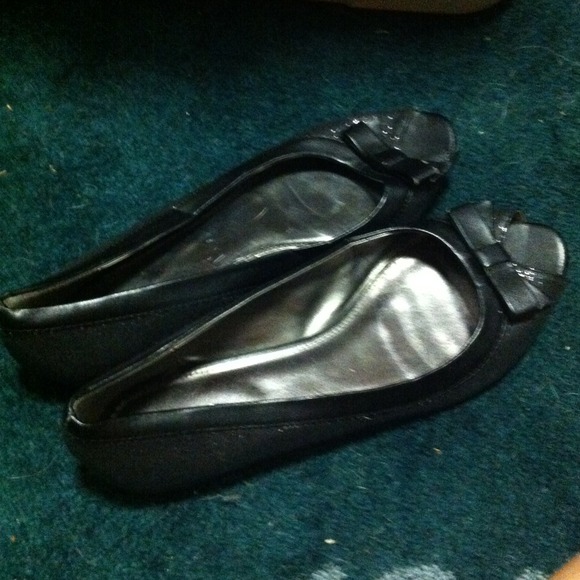 Dress shoes