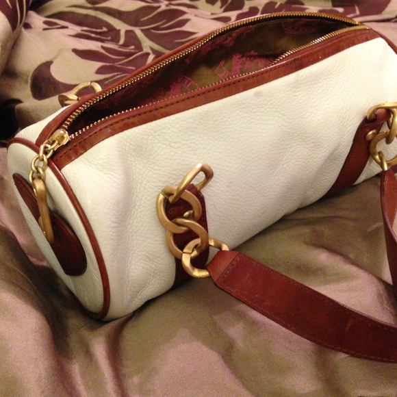 SOLD OS - Authentic Juicy Couture Handbag. - Picture 3 of 4