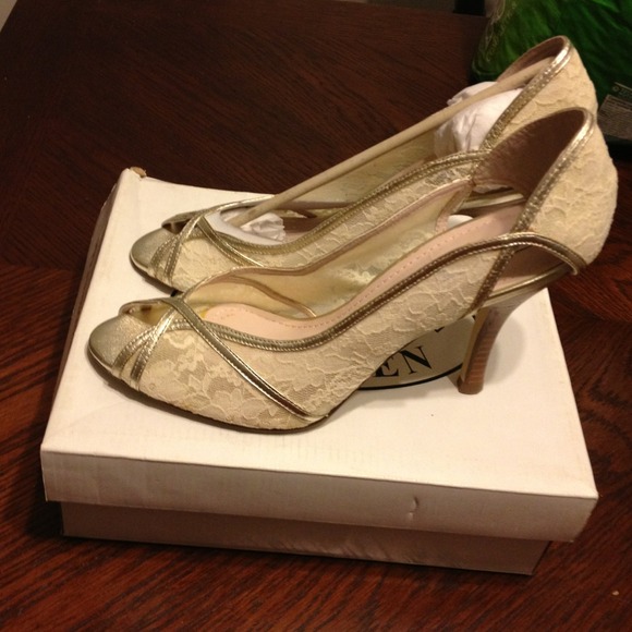 Lace pump