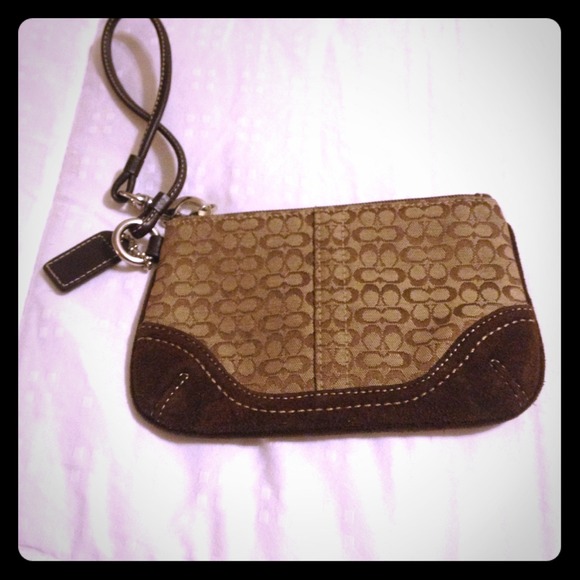 Coach Clutches & Wallets - Reduced Coach wristlets 💗