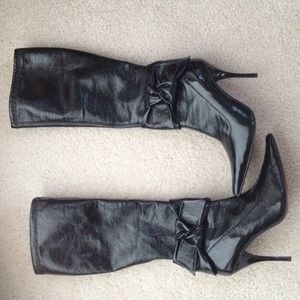 Sexy black stiletto boots with bow