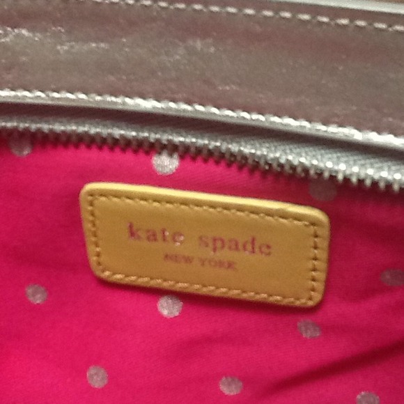 Reduced! Kate Spade clutch/wristlet - Picture 3 of 3