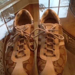 ***RESERVED****@lafonso (2/1) Coach Shoes