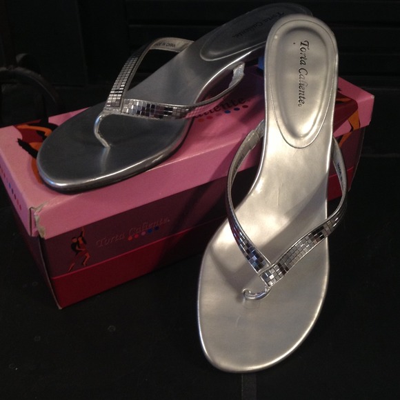 Size 11 Torta Caliente Esteem Silver