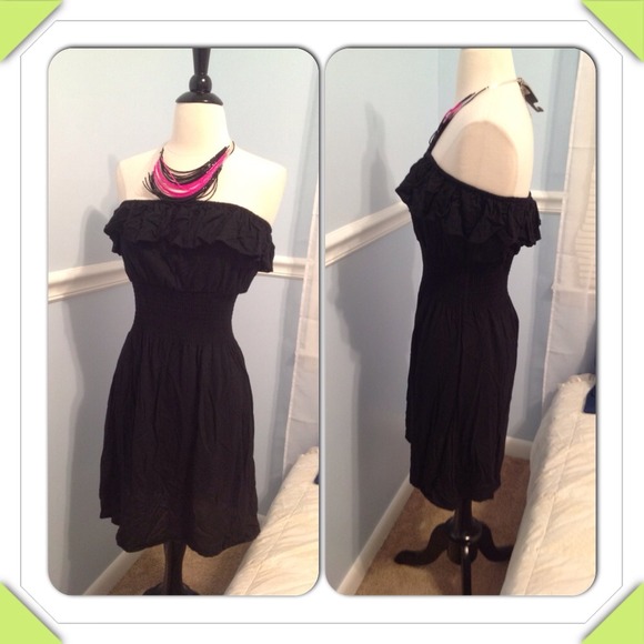 Dresses & Skirts - SOLD🎀New black bandeau jersey dress🎀