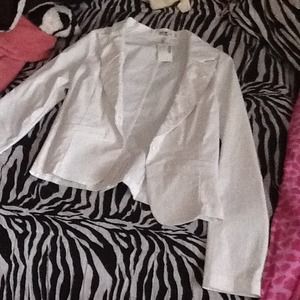 NWT white blazer🎀bundled with black dress shirt🎀