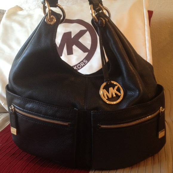 🌟SOLD!!!🌟 👜Michael Kors: Authentic Blk Leather