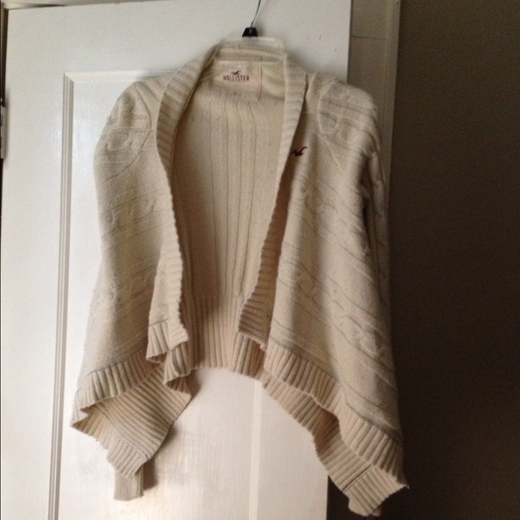 RESERVED💢🌀⚡Cream cardigan!