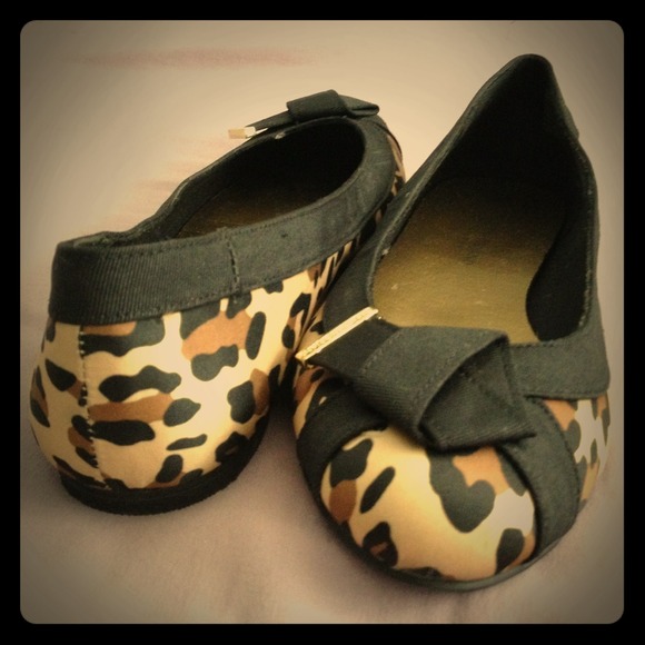 Christian Siriano Shoes - Chic Leo print flats