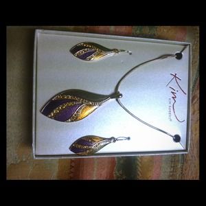 Necklace and earrings set