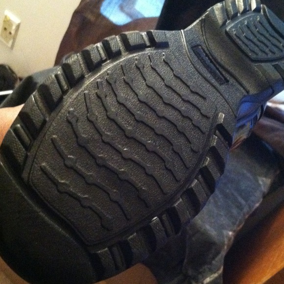 Never worn Comfort view black rain boots - Picture 2 of 3