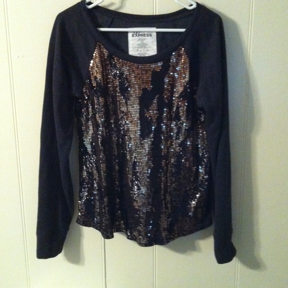 Bundle: Express sweatshirt and white CK jeans