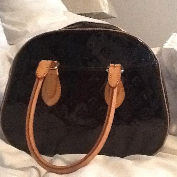 Louis Vuitton bag authentic