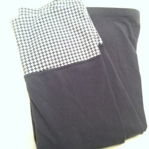 RESERVED!!!!!! VS yoga pants BUNDLED w/ necklace