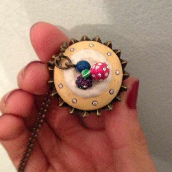 🔥SOLD🔥 Betsey Johnson Cupcake Necklace - Picture 2 of 4