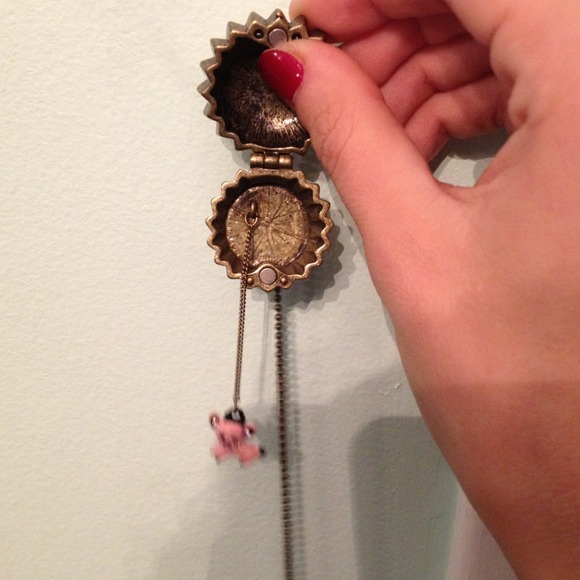 🔥SOLD🔥 Betsey Johnson Cupcake Necklace - Picture 3 of 4