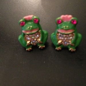 🔥 SOLD 🔥Betsey Johnson Prince Charming Studs