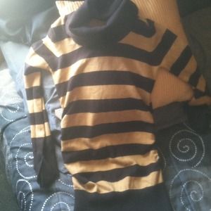 Here's a Derek heart turtle neck!