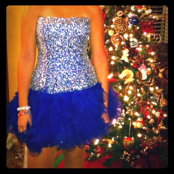 A blue snowball/prom dress
