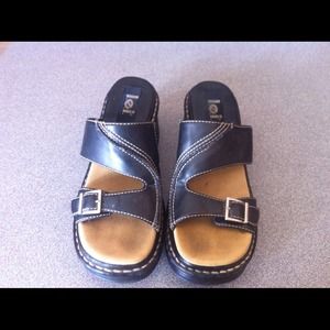 Sz 8 chunky wedge sandals