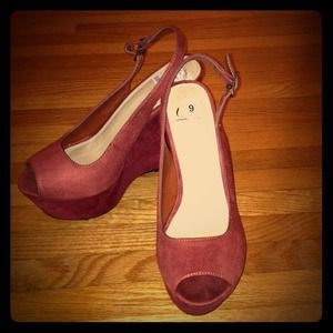 🎊🎉On sale🎉🎊 ! Just 25$! New red hills !