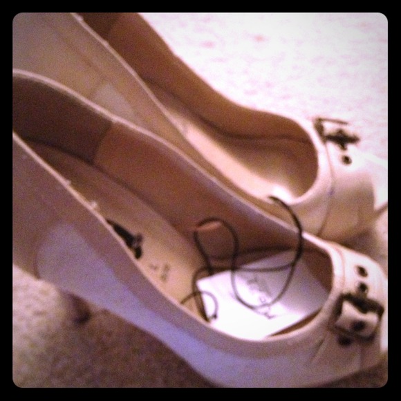 Tan stiletto