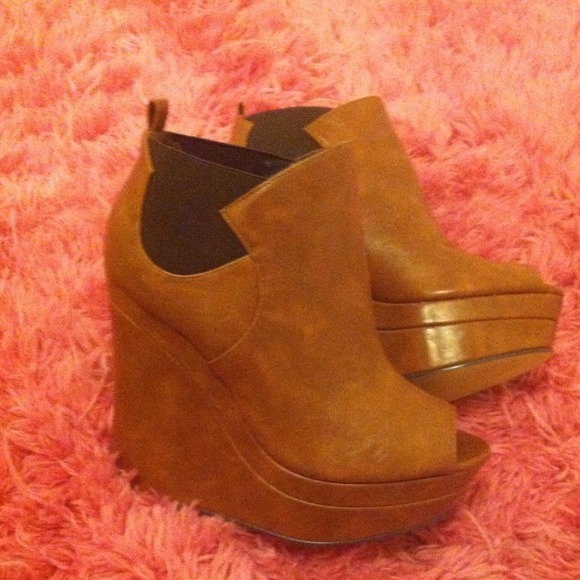 Last pair!! - Picture 2 of 2