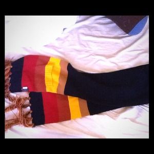 Thick long n warm  scarf with pockets!