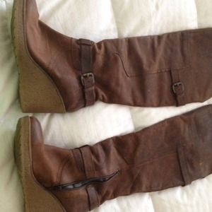 Aldo, size 8 boots, to the knee. worn 3 times.