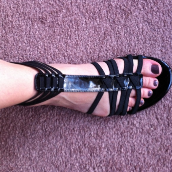 BUNDLE! Black gladiator sandals and 2 hats