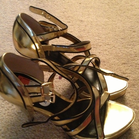Gold/Black