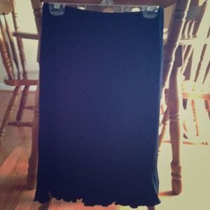 Mimi Maternity black ruffled skirt