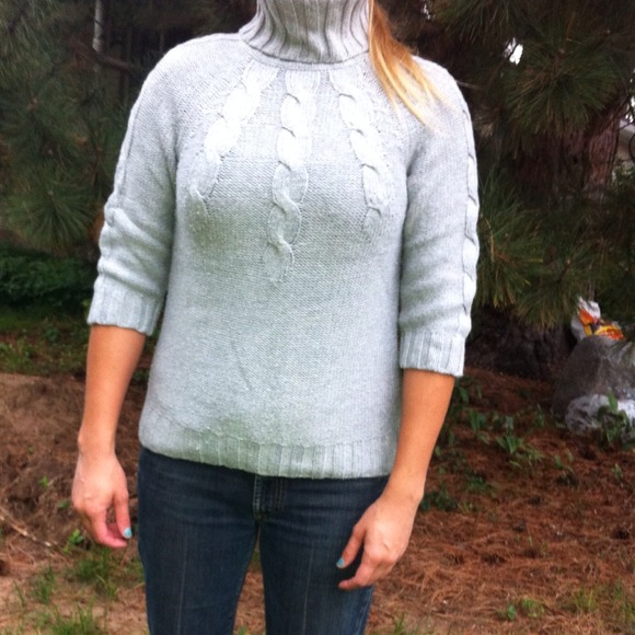 Gap 3/4 sleeve cable knit turtle neck sweater