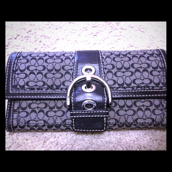 Coach long wallet