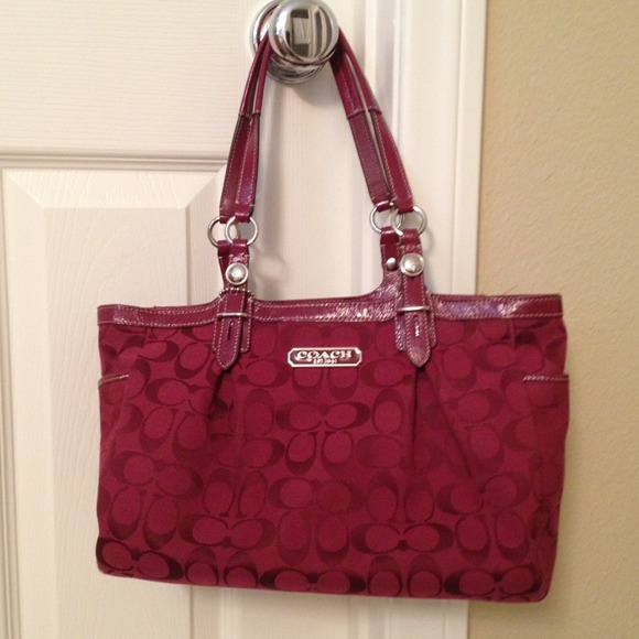 🚫Reserved🚫Authentic burgundy coach tote