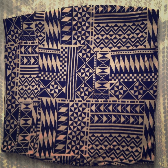 Tribal tan/black mini.