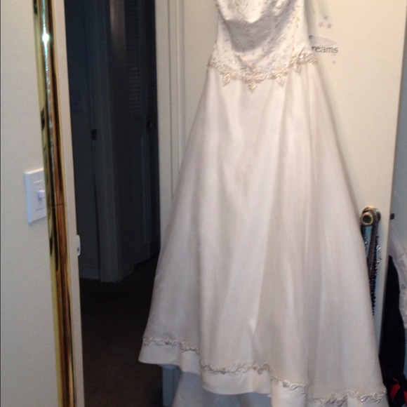 Wedding dress