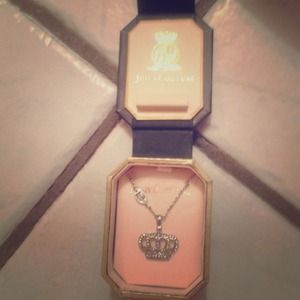 Juicy couture crown necklace