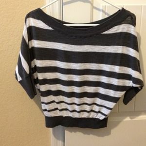 3/4 sleeve crop shirt