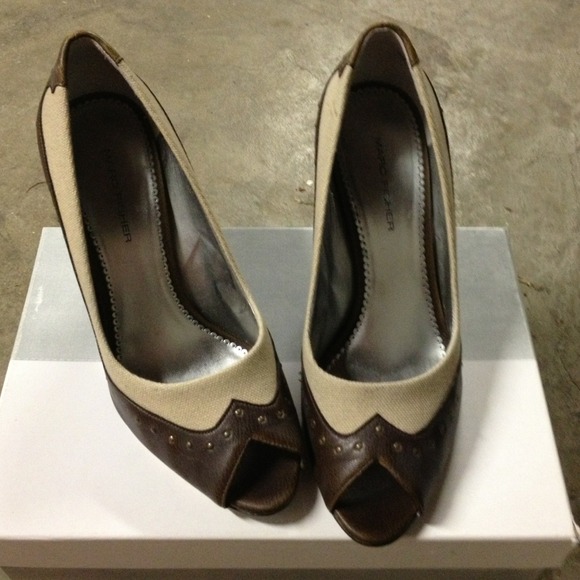 Open toe brown/beige heels