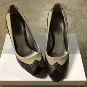 Open toe brown/beige heels