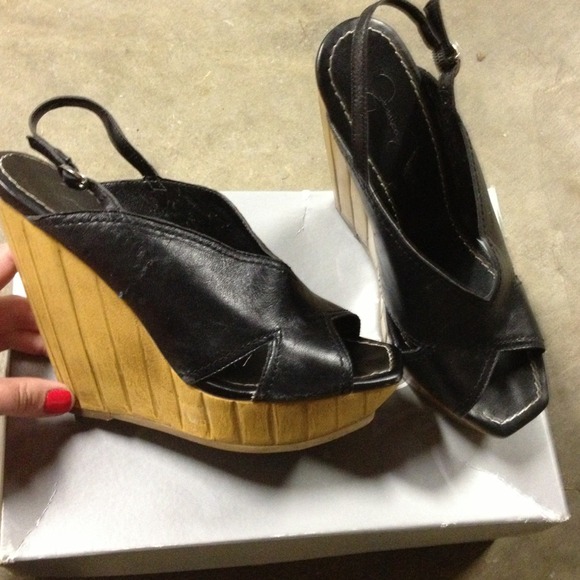 Black wedge shoes