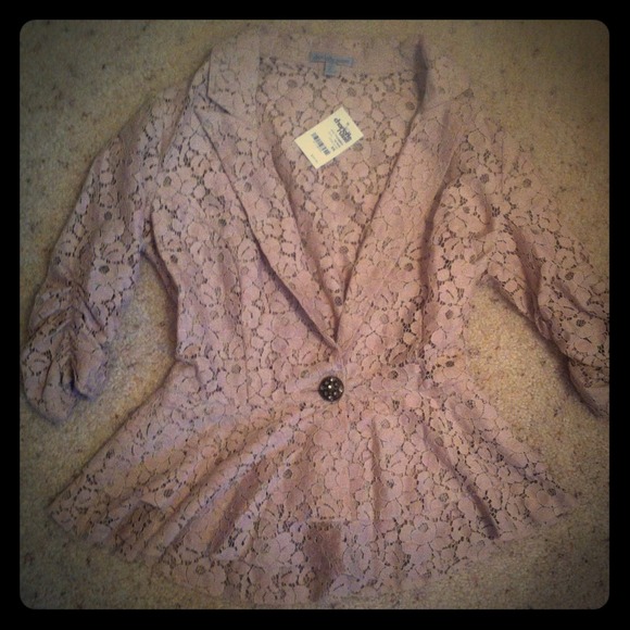 REDUCED Light grey crochet blazer😍