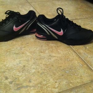 RESERVE😍😍 Nike air tennis shoes!