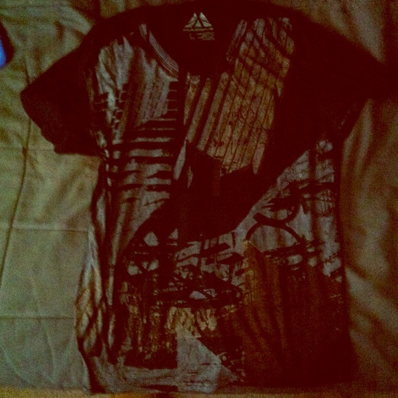 Massive brand Vneck
