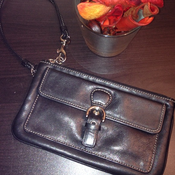 Authentic Coach wristlet - Picture 3 of 3