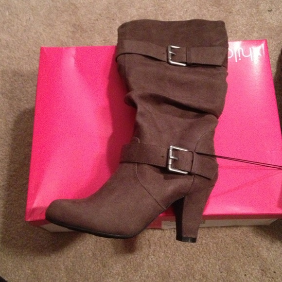 Taupe boot with heel