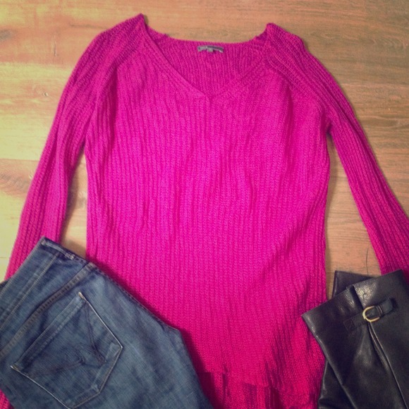 Bright magenta Vince high low sweater!!